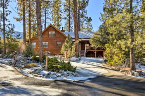 Pine Mountain Club Log Home with Deck and Grill!